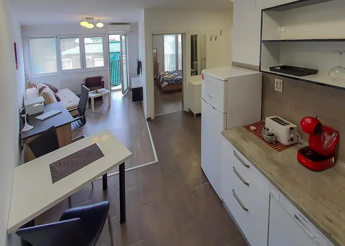 New Business Apt11 Center Апартаменти Скоп'є