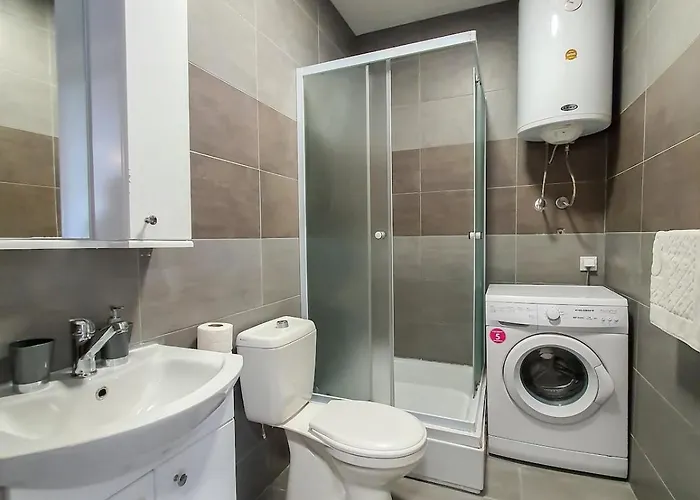 New Business Apt11 Center *