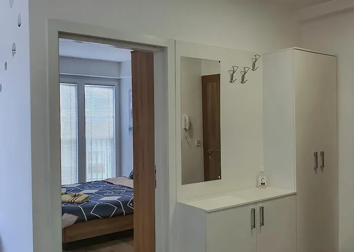 New Business Apt11 Center Апартаменти *