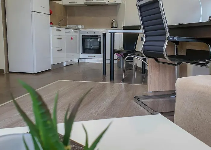 New Business Apt11 Center